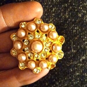 vintage pearl and rhinestone flower embellishment brooch/pendant